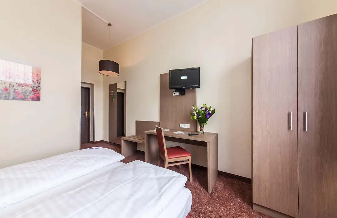 Hotel Maxim Düsseldorf City-1