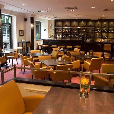 Courtyard by Marriott Düsseldorf Seestern-3